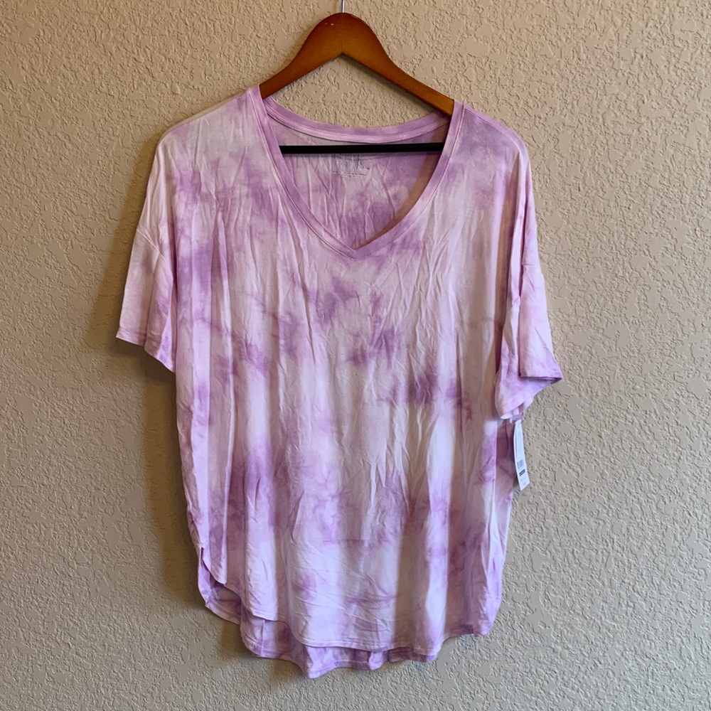 NWT Women's V-Neck Lavender Tie-Dye Top